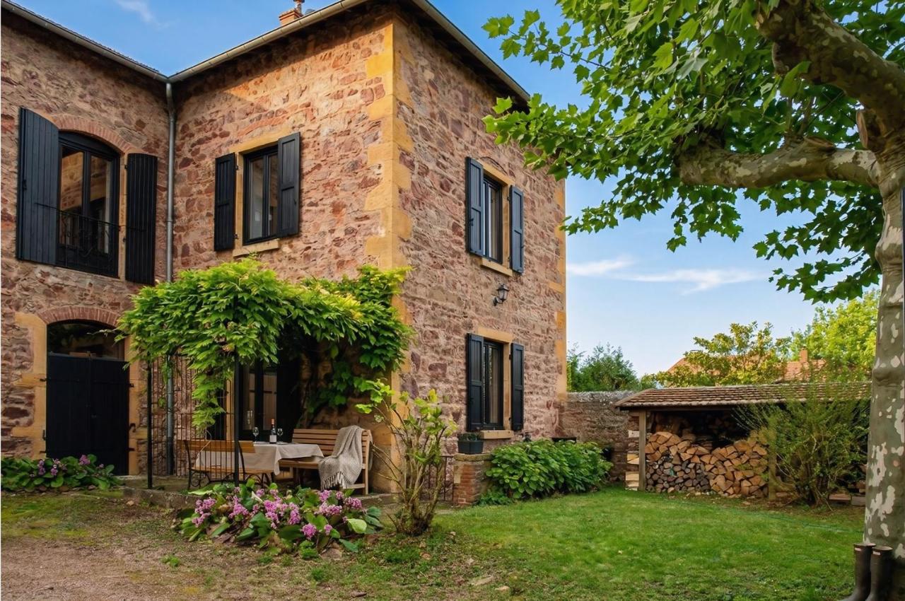 Charmante maison en pierres dorées, au calme avec jardin et parking gratuit - A 15 mn à pied du village de Lentilly - Chambres d'hôtes Lentilly