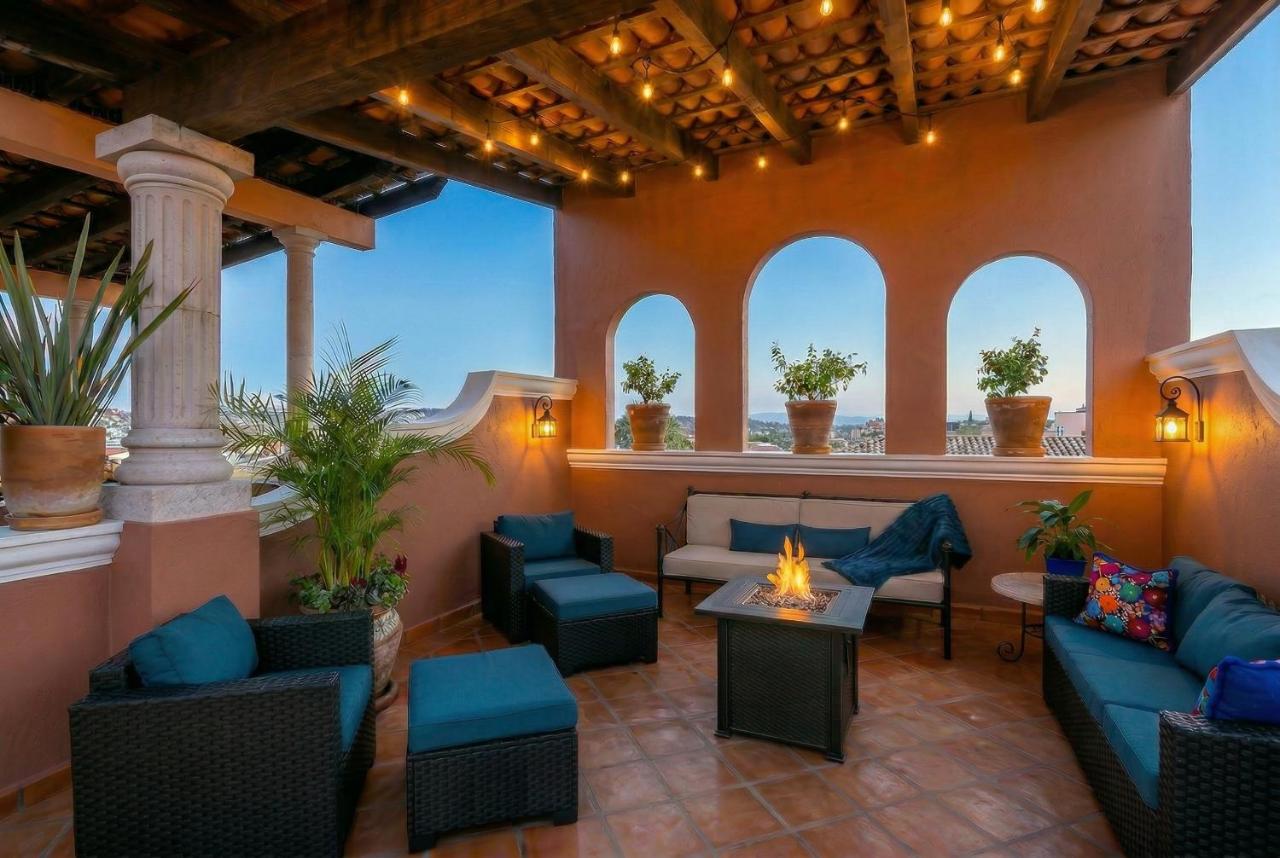 Casa Mimosa, 3BR Retreat with Rooftop & City Views - B&B San Miguel de Allende