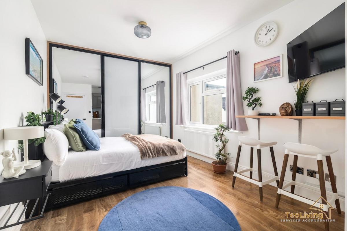 High-End Studio Free WashDryFold Near Wembley - B&B Perivale