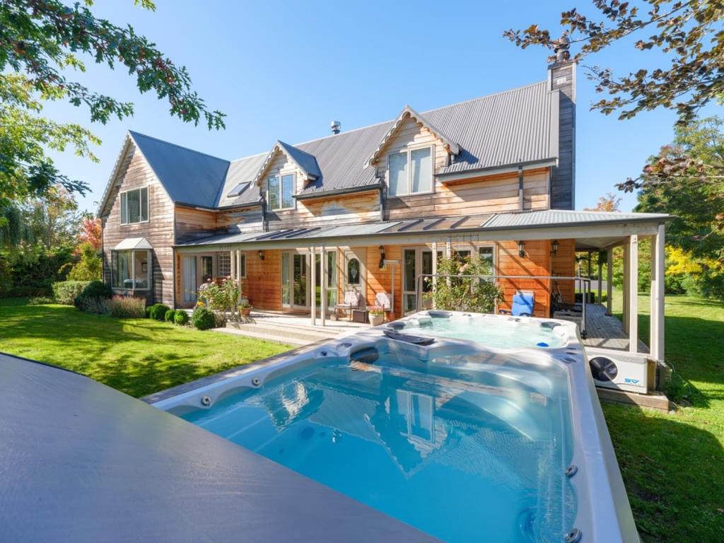 133 Rippingale Road - Peaceful Retreat - Spa Pool & Stunning Gardens! - Chambres d'hôtes Hanmer Springs