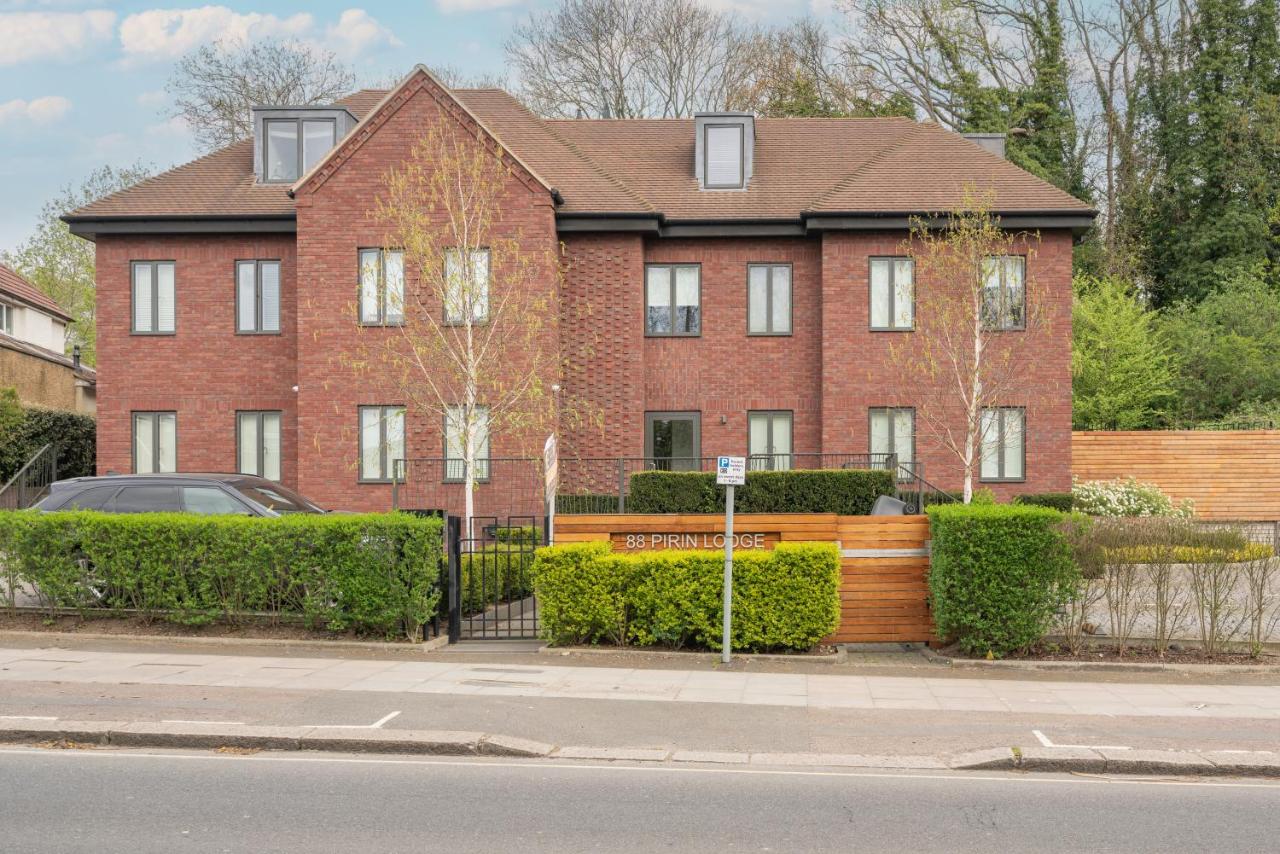 New! Modern Elegant 2-Bed Apartment, free parking - Bed and Breakfast Mill Hill