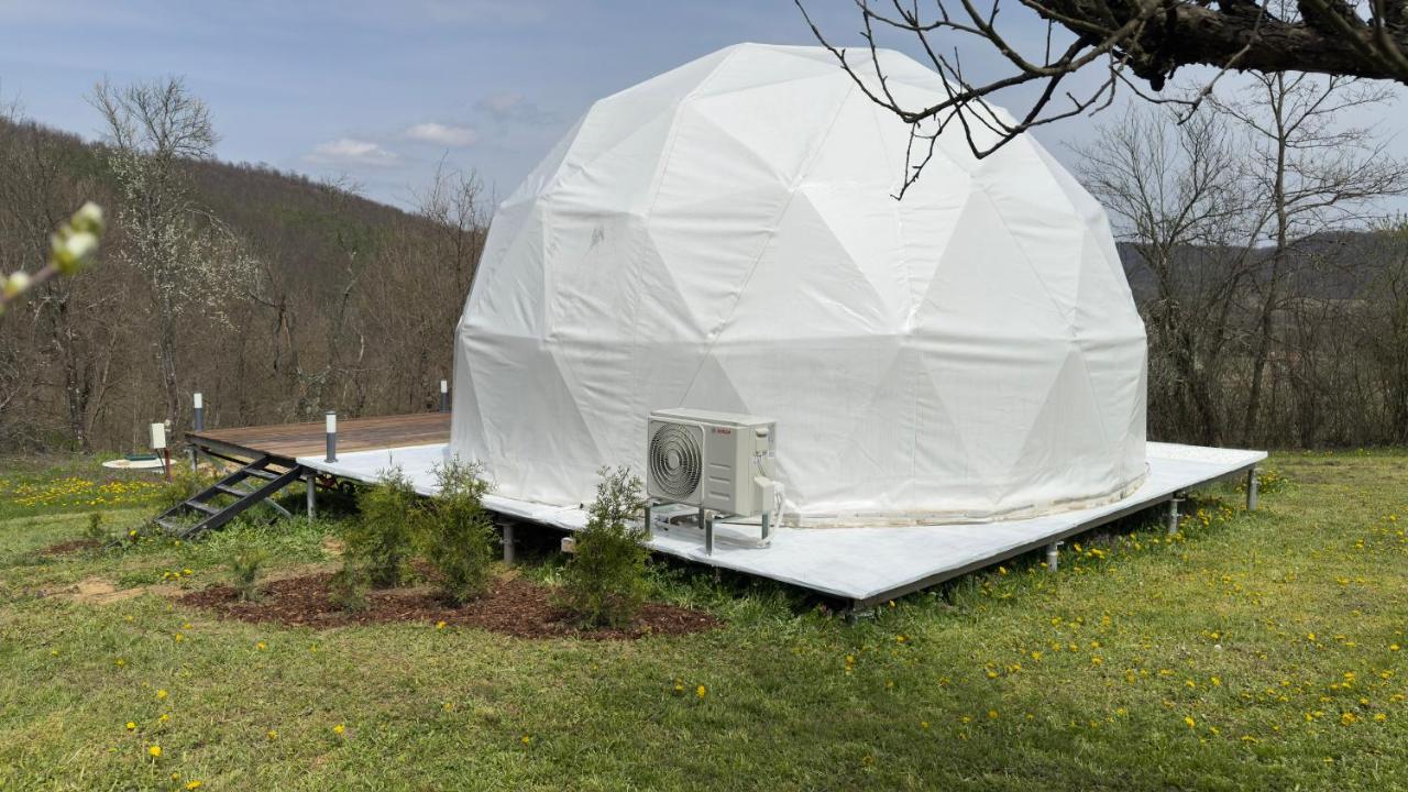 Geo Dome with Private Bathroom, E-Scooters & Mountain Views - B&B Radovtsi