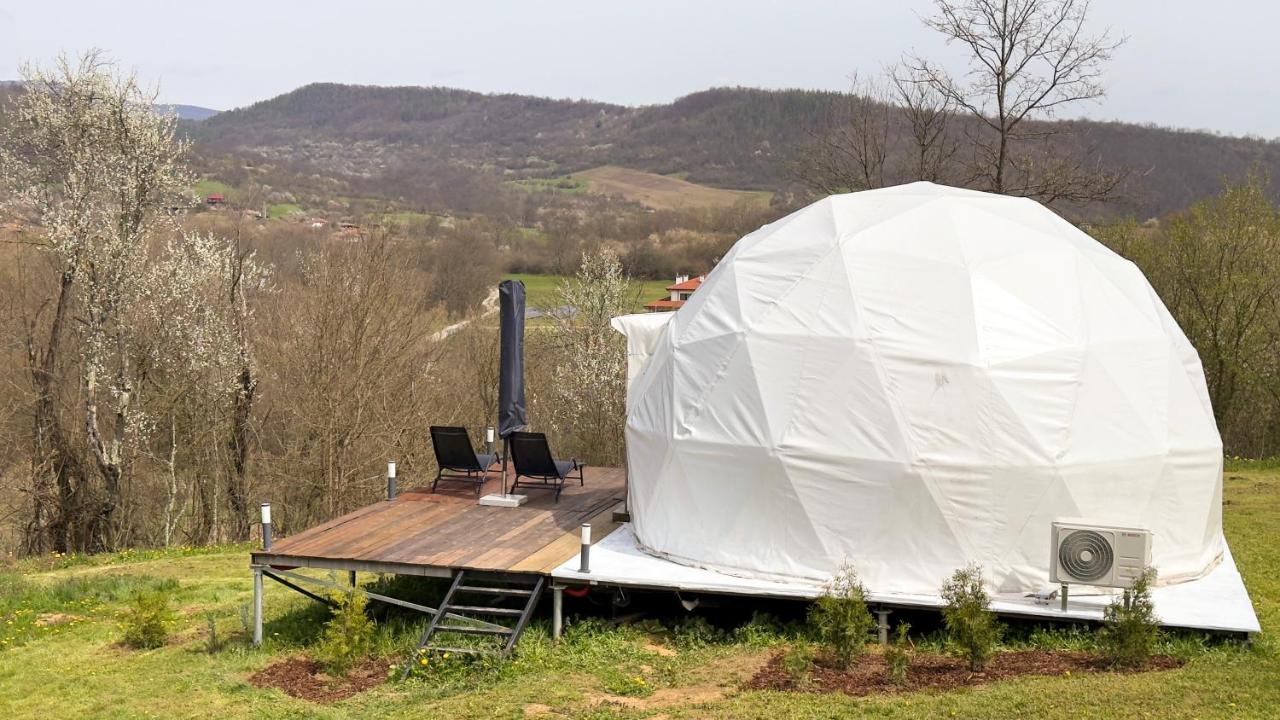 Geo Dome with Private Bathroom, E-Scooters & Mountain Views - B&B Radovtsi