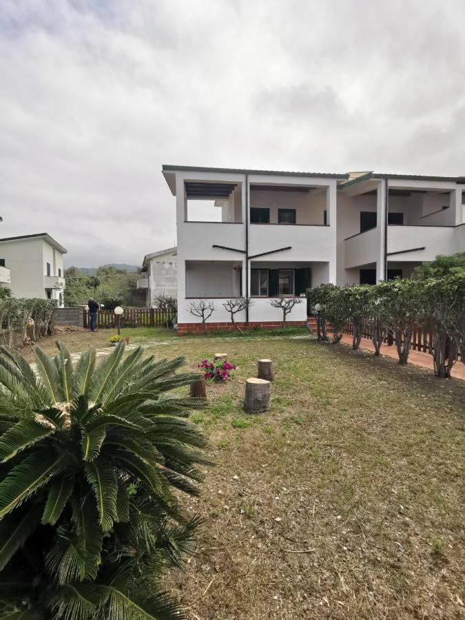 Casa con Giardino e Terrazzo vicino al Mare - Ferienwohnung Piraino