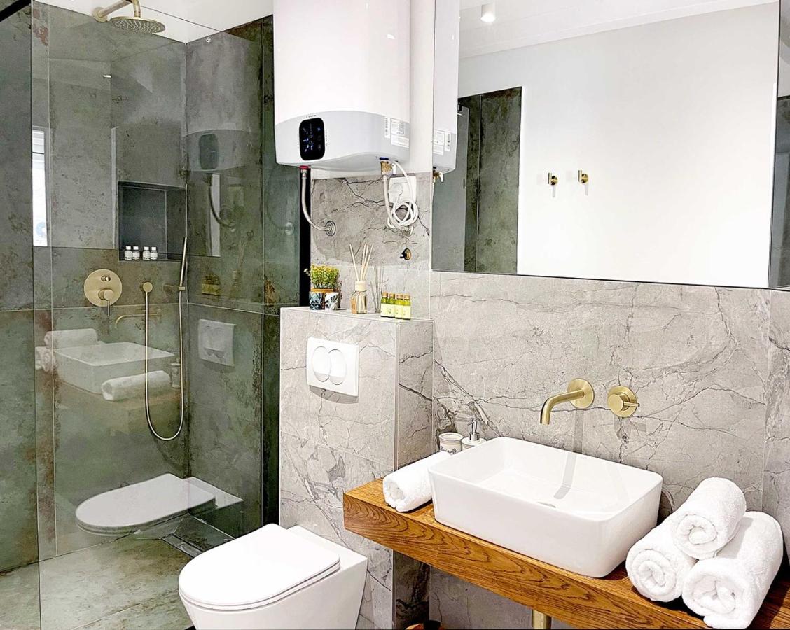 Emerald Chic - Old Town Apartment - B&B Rovinj