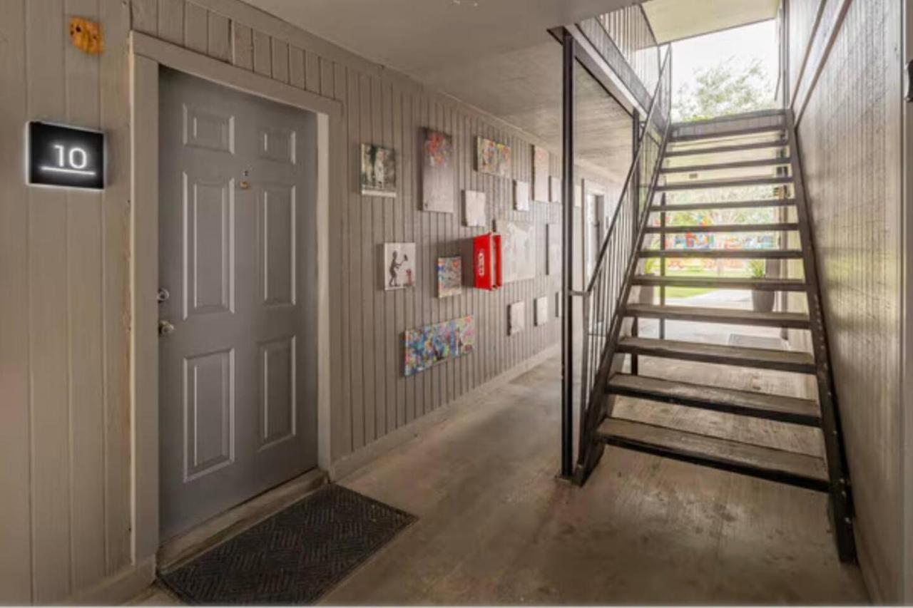 Beautiful Contemporary Suite #05 - B&B Lawton