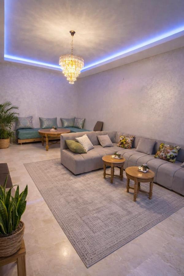 résidence avec piscine wifi et parking gratuit - Chambres d'hôtes Bouskoura