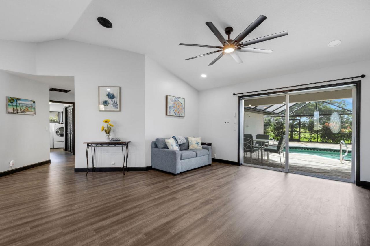 Spacious Golf Course Home with Pool Sleep 12 - Chambres d'hôtes Rotonda West