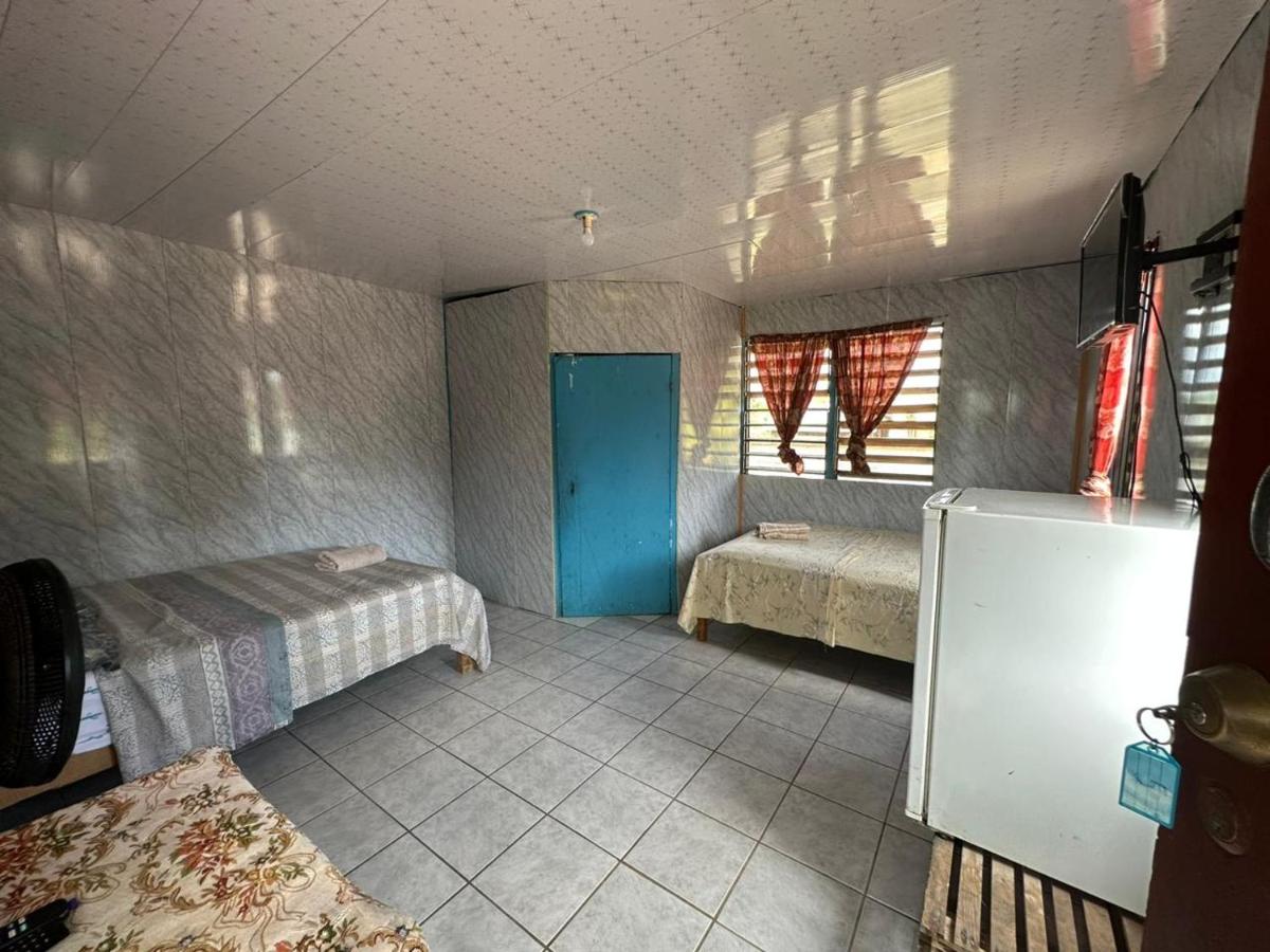 Tania's Guest House - Ferienwohnung Hopkins