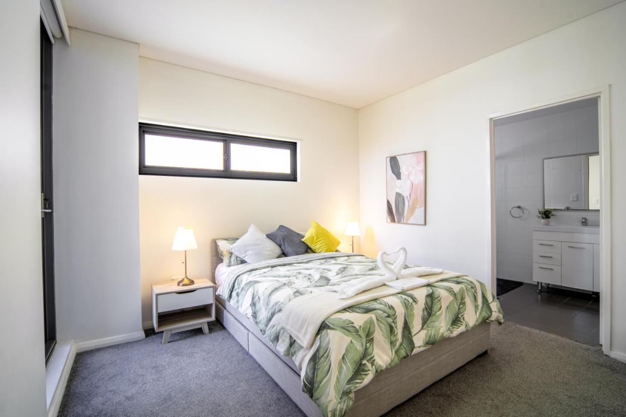 Spacious 3BR, Walk to Train, 2 Free Parking - Chambres d'hôtes Sydney