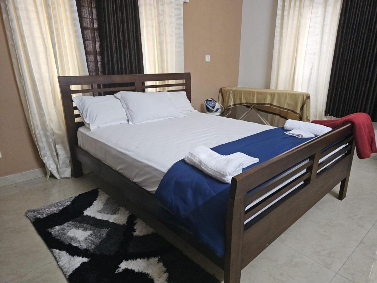 Chambre Double Deluxe (2 Adultes + 1 Enfant)