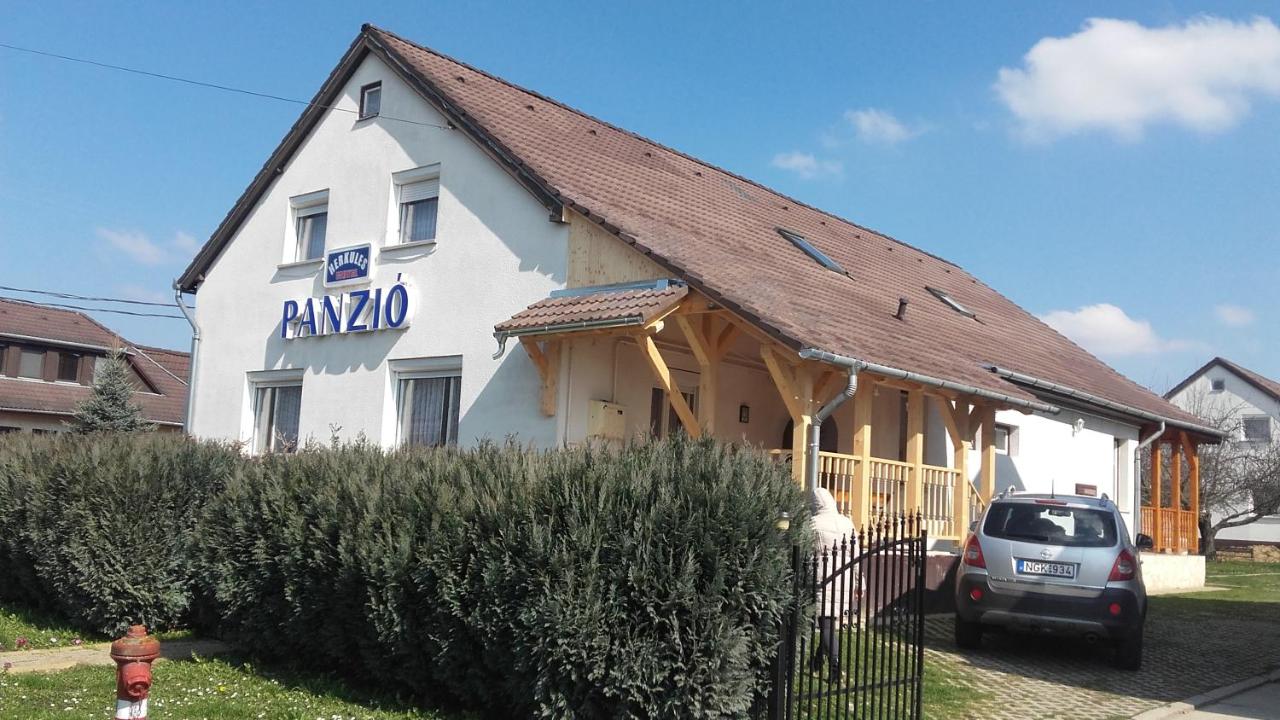 Herkules Panzió - Chambres d'hôtes Nagykanizsa