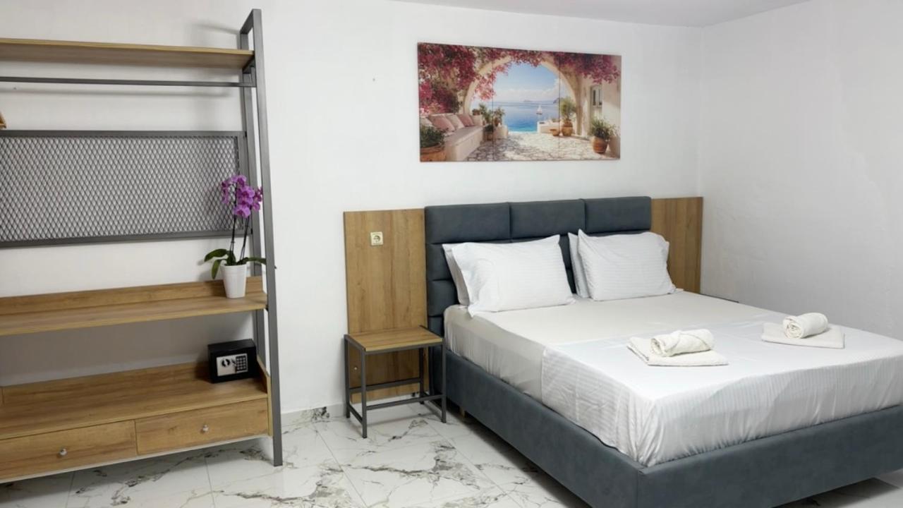 Villa Shqiponja - B&B Santi Quaranta