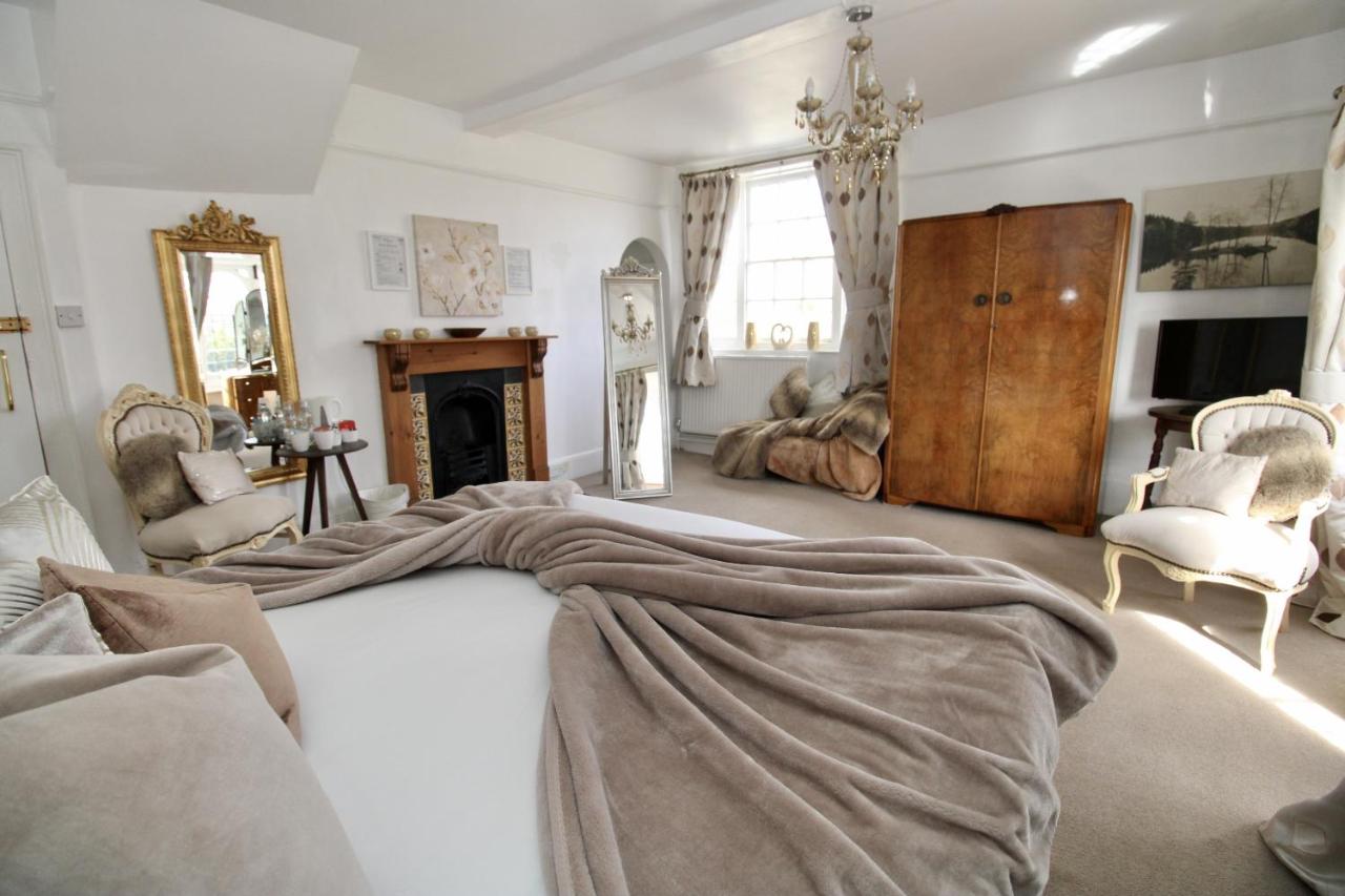 Super King En-suite - Breakfast Included - NOT Pet Friendly