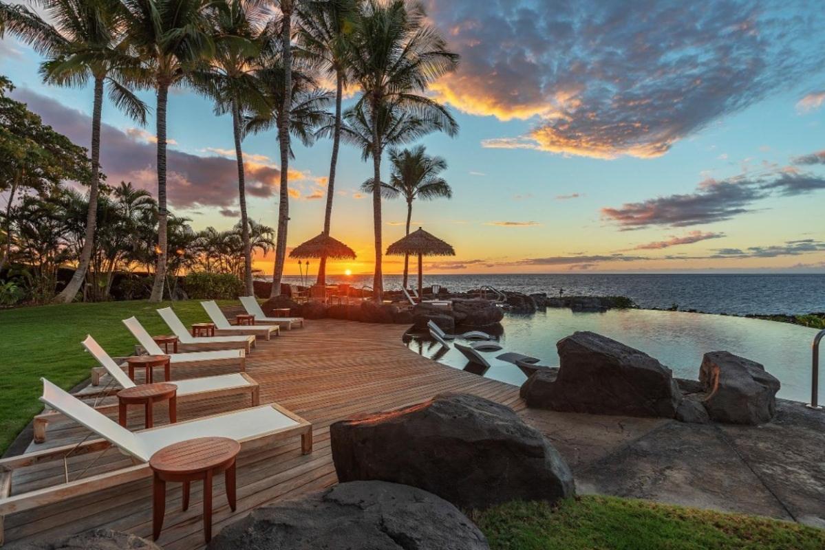 ❤PiH❤ ONE OCEAN OHANA Expansive Views Exclusive Oceanfront Grotto pool plus private pool spa - B&B Waikoloa