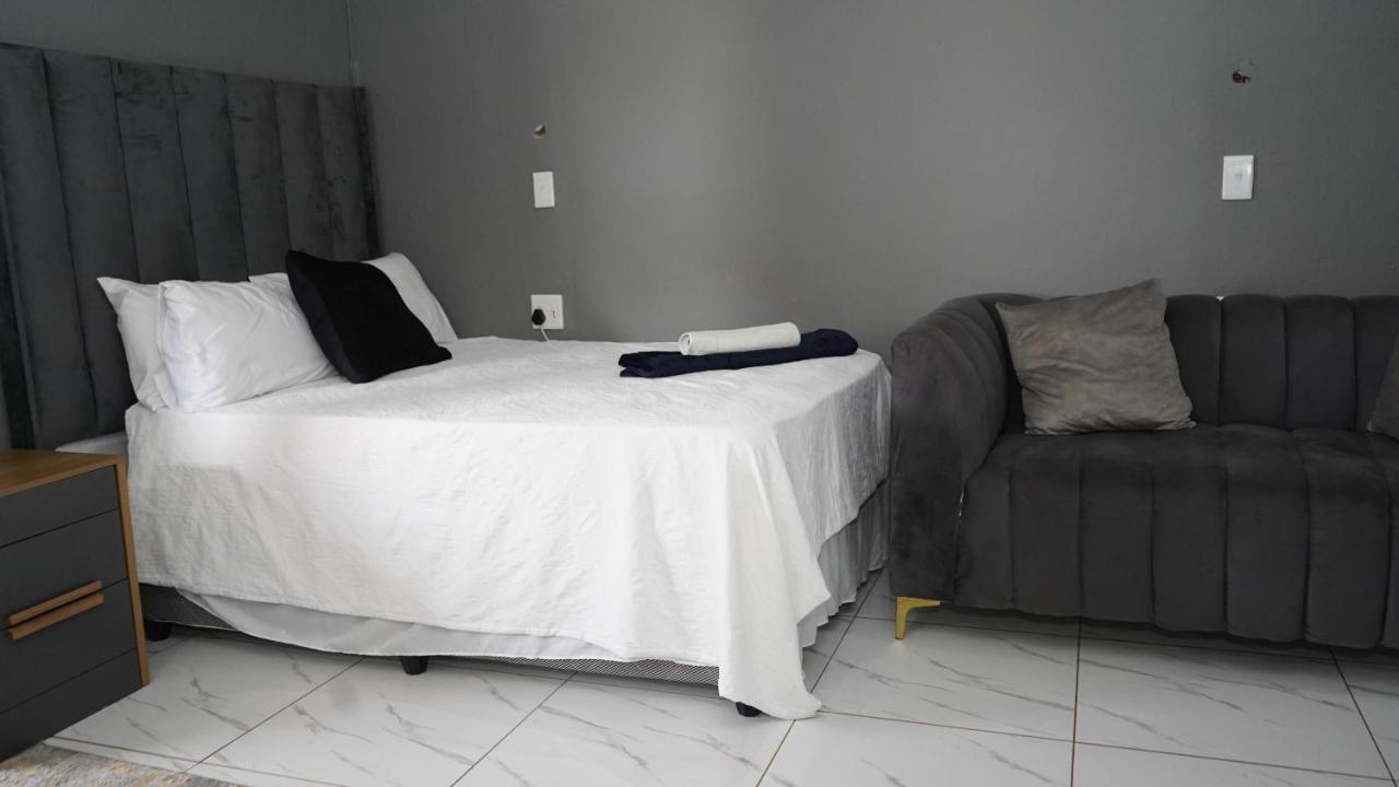 Precious Guest House - B&B Manamakgoteng