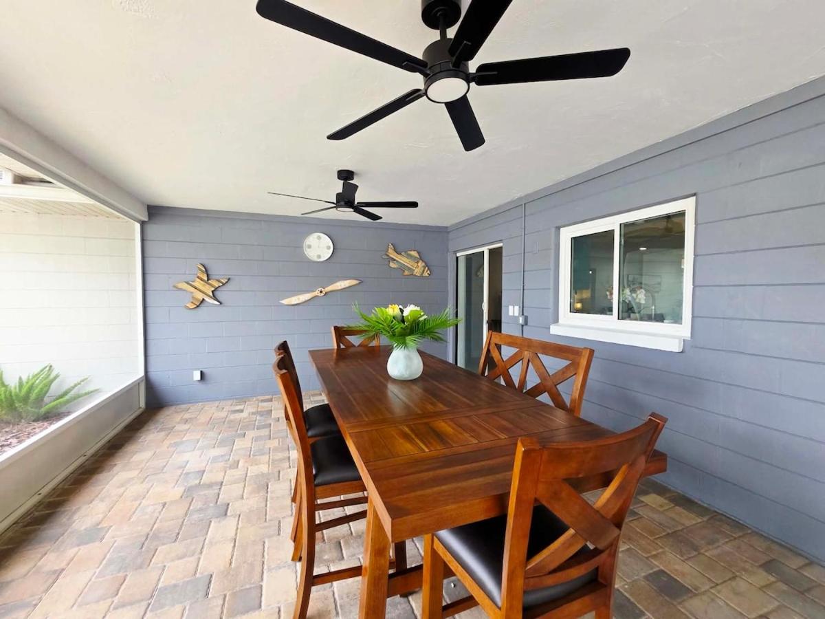 Gorgeous 3 BR, 3 bathrooms home on Snell Isle, boating areas - Chambres d'hôtes St. Petersburg