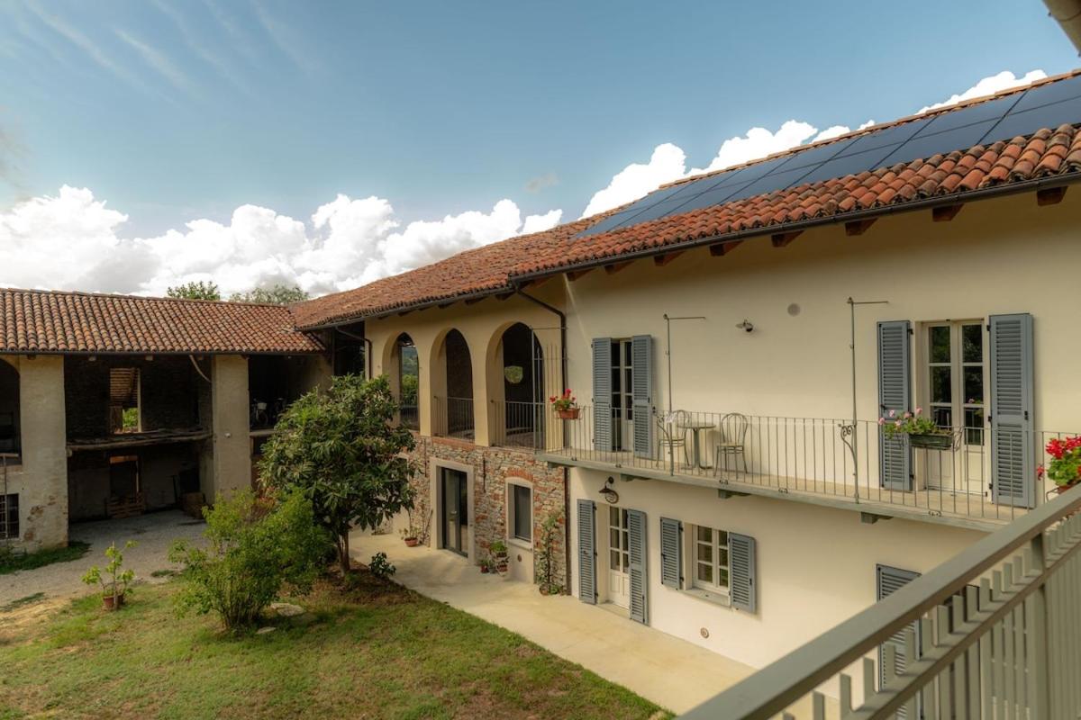 Cascina Piandamiane, Dimore di Langa - suite Carlo, country house nella natura delle Langhe - Chambres d'hôtes Rodello