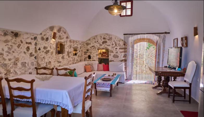 Trifillianika Traditional House - B&B Trifyllianika