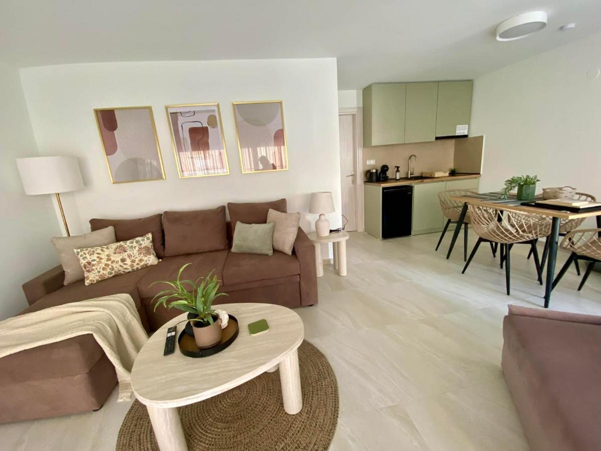 Nikol's central suite 2 - Bed and Breakfast Néa Péramos