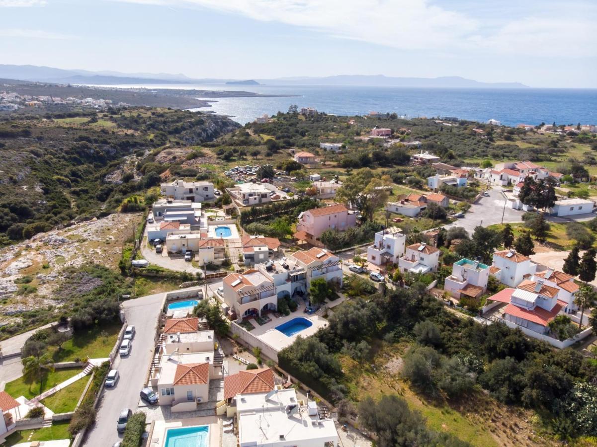Villa Polani Elegant Maisonette with Pool - Bed and Breakfast Chorafakia