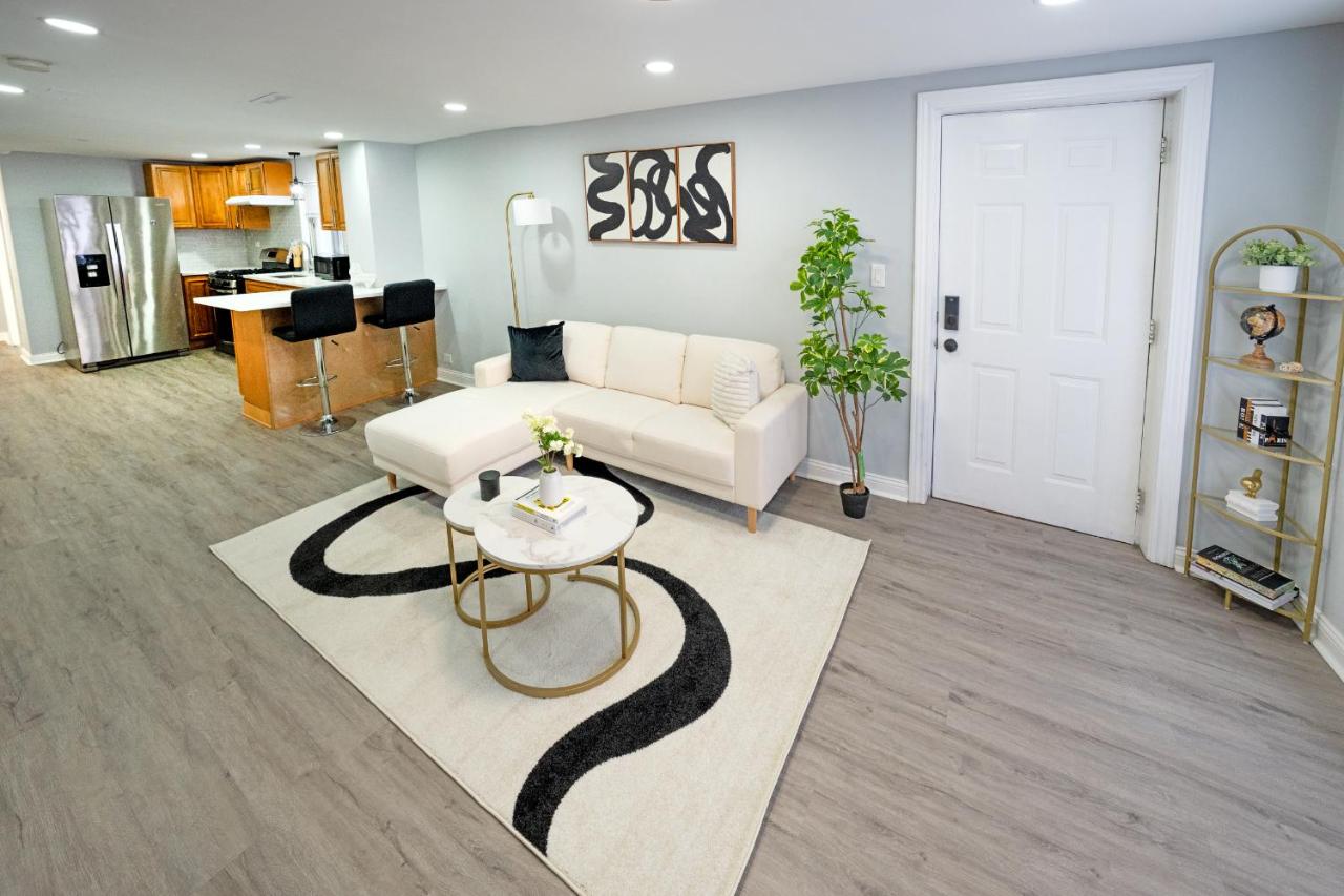 Modern 2BR Gem Free Parking-10 min Midway Airport-15 min Dtwn - Chambres d'hôtes Cicero