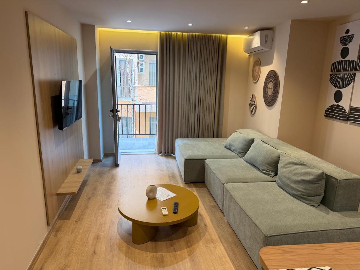 Luxury Apartment 3 Odeon 2 Min from Sea Parking - B&B Vlorë