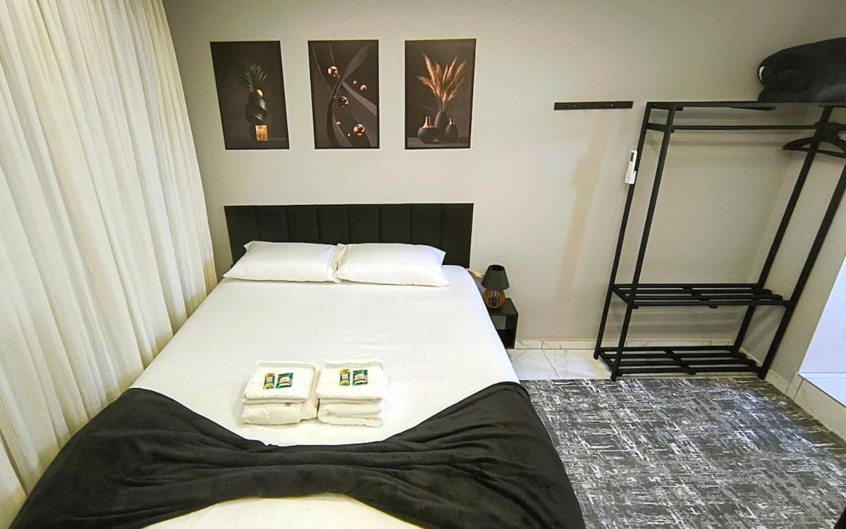 Loft moderno com ar-condicionado 1km da rodoviária - Chambres d'hôtes Ponta Grossa
