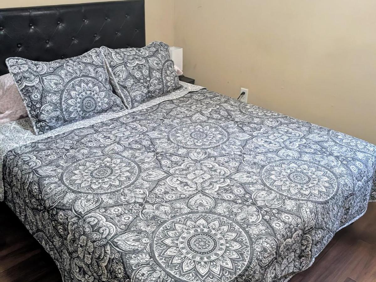 Blessfull Refuge Palatka - Solo Guest Room - Shared Bath - Shared Guest House - B&B Palatka