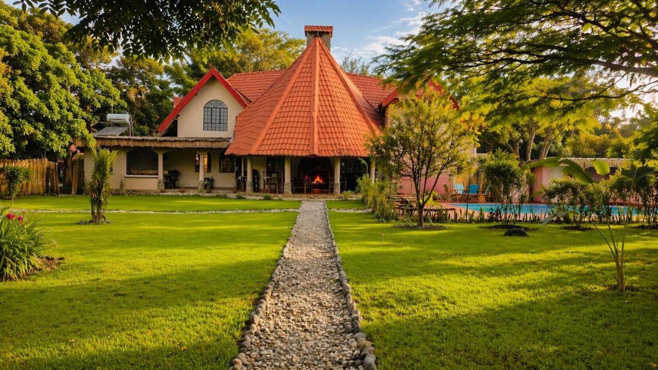 Kitunduni Lodge - B&B Arusha