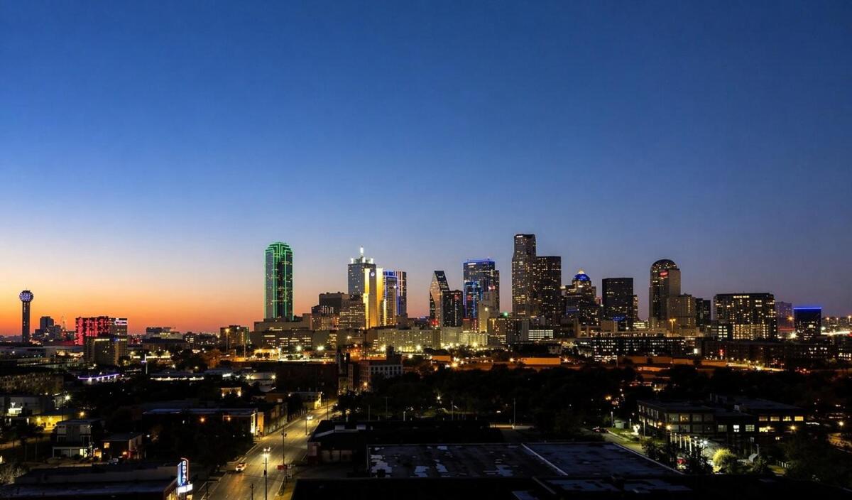 Luxury Penthouse with Balcony, Downtown Dallas Skyline Views, Gym, Free Parking - Chambres d'hôtes Dallas