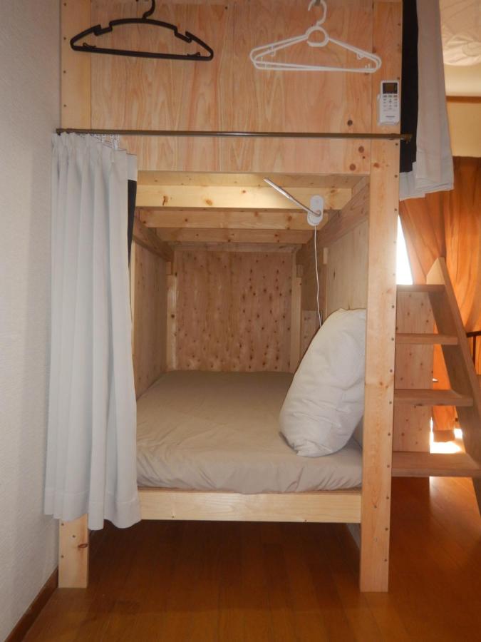 Posto Letto in Dormitorio Femminile 
