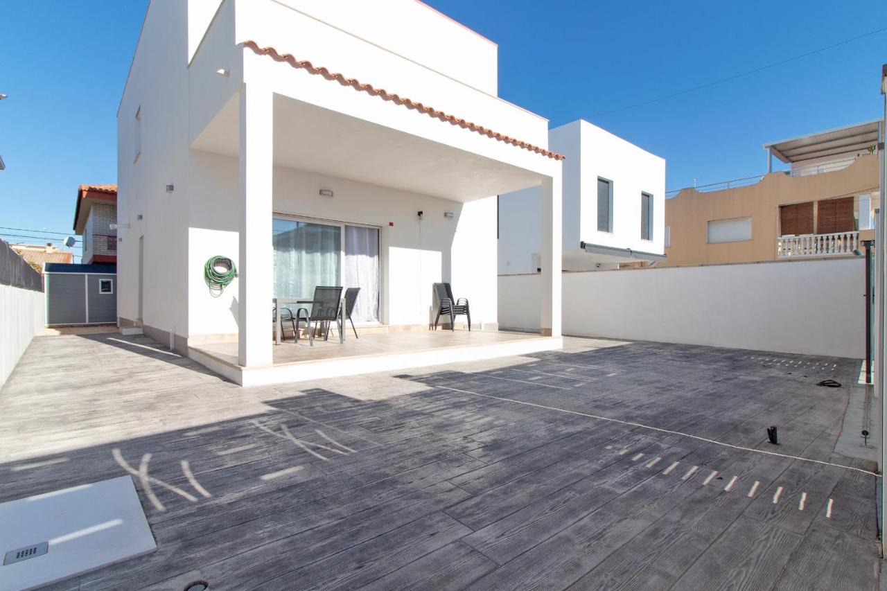 Global Vacacional, Moderno chalet en la playa de Almenara - B&B Almenara