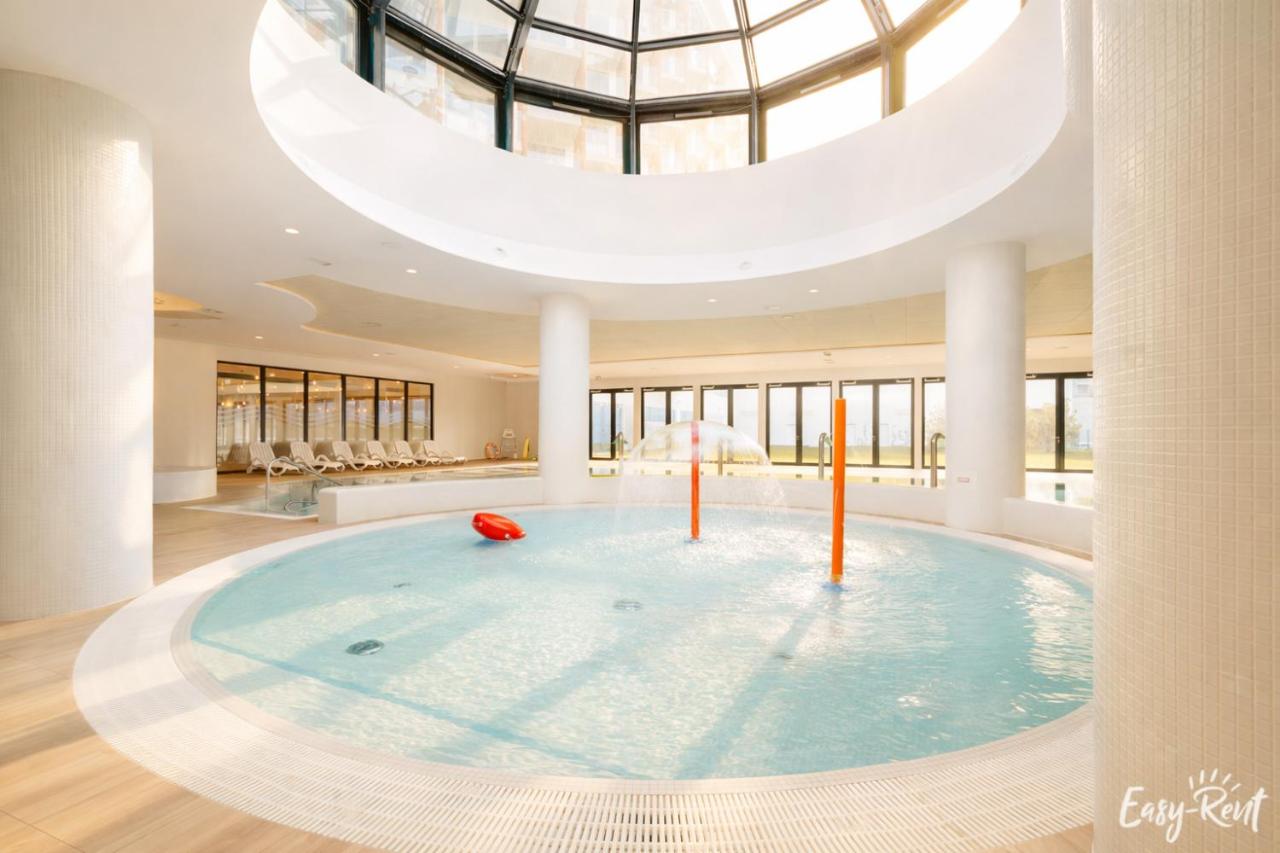 Prestige 713 - tuż przy plaży - widok na morze - basen, sauna , jacuzzi w cenie pobytu - Easy - Rent Apartments - Chambres d'hôtes Pobierowo
