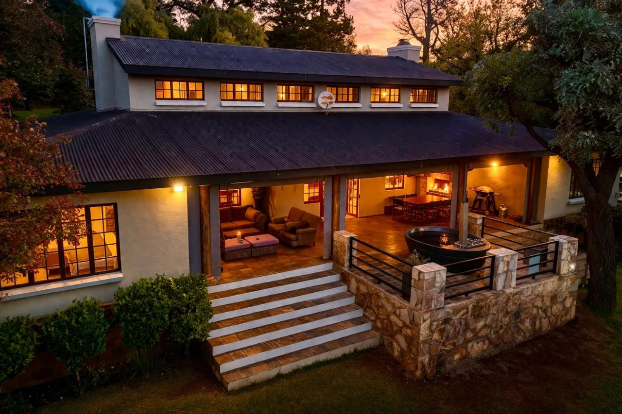 Luxury Country Retreat Hot Tub & Farm Views - Chambres d'hôtes Dullstroom