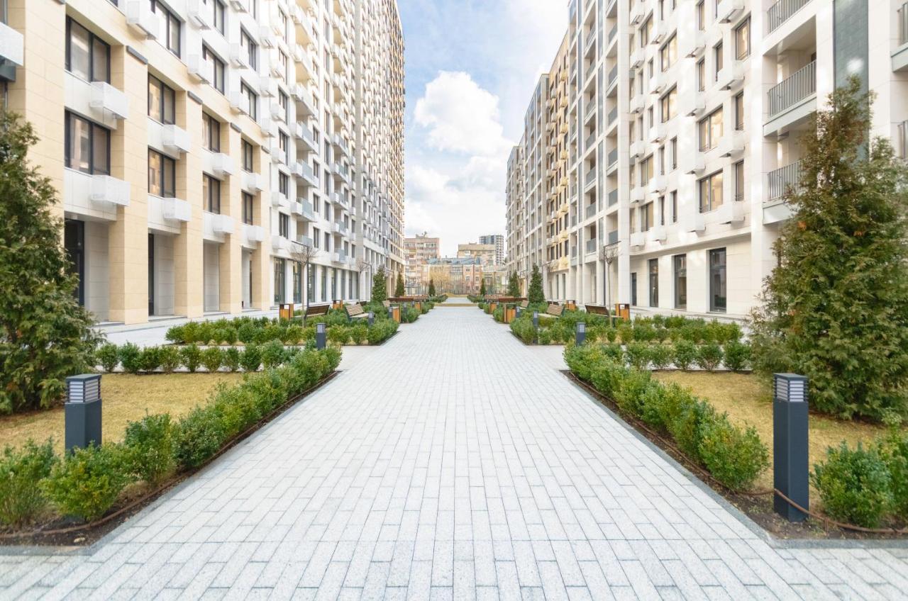 12-131b Yaroslaviv Grad, Bulvarno Kudriavska 17, Kyiv centre, Golden Gate metro nearby, panoramic city view, 15 kW backup power, Petrovdom Apartment - Chambres d'hôtes Kiev