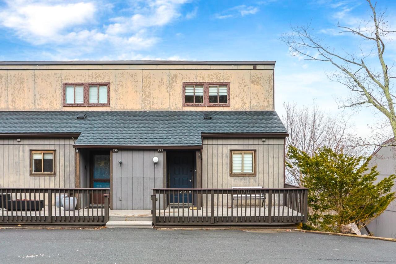 Ski in Ski out on Camelback Mountain - Game Room! - Bed and Breakfast Tannersville
