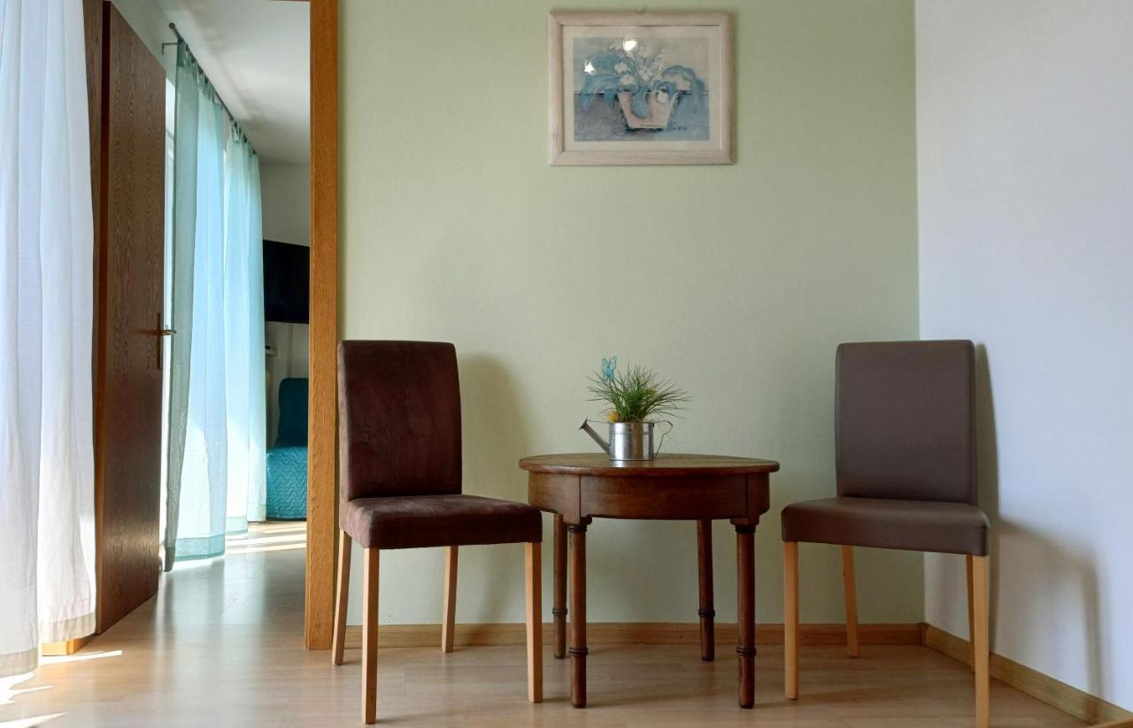 Appartement met 1 slaapkamer, balkon en uitzicht op de bergen.