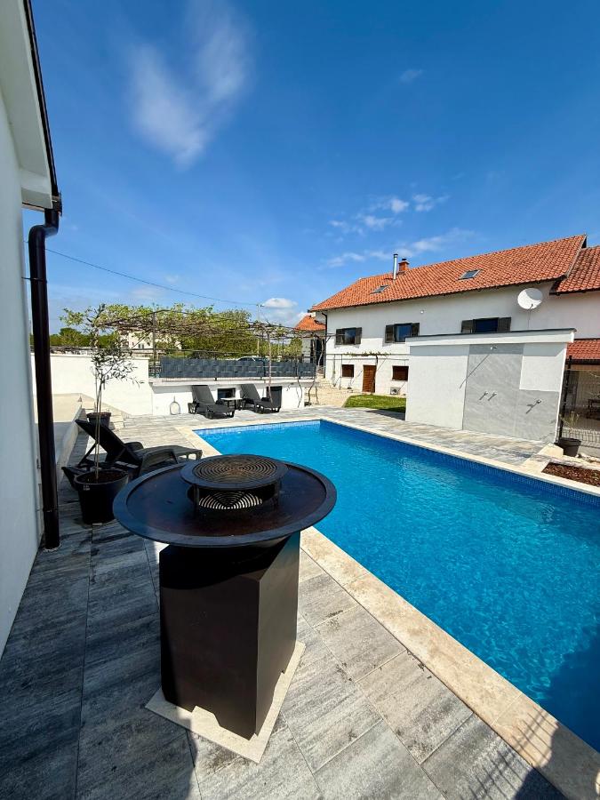 Residence Stina - B&B Siroki Brijeg