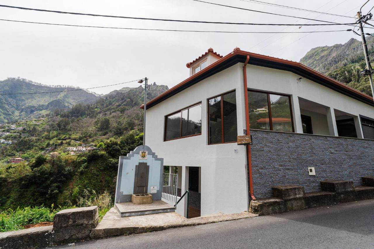 Casa Moleira da Madeira - Bed and Breakfast Curral das Freiras
