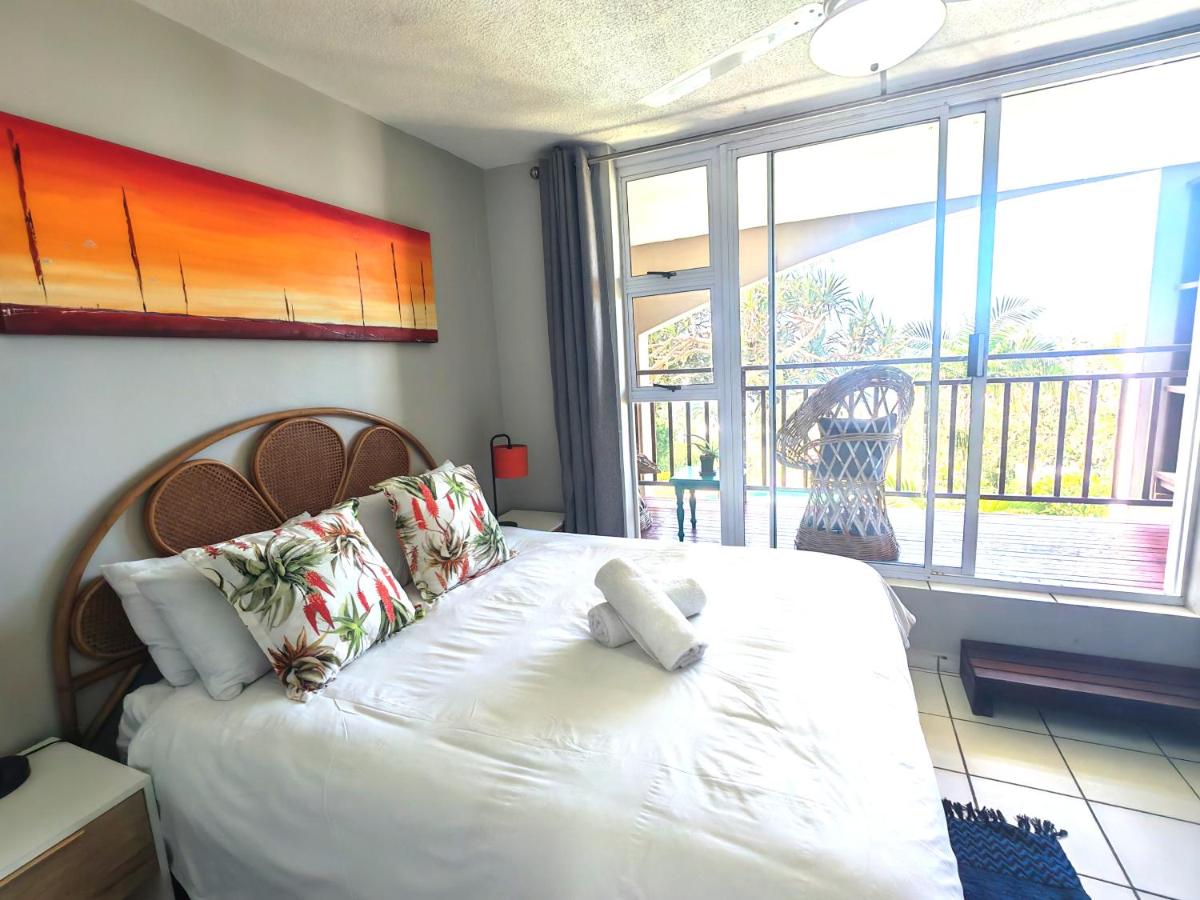 OceanFront- Resort Living Opposite Beach- Stunning - B&B eMdloti