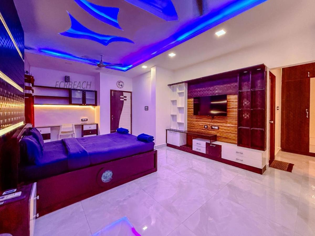 Zimmer mit Queensize-Bett und Balkon