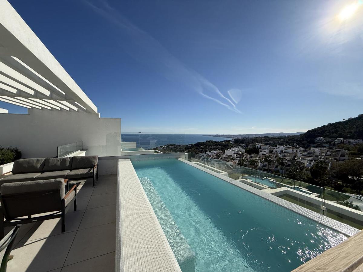Marae Home - Dream Holidays Private Pool with Brea - B&B Benalmádena