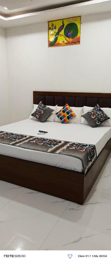 shree banke bihari homestay vrindavan