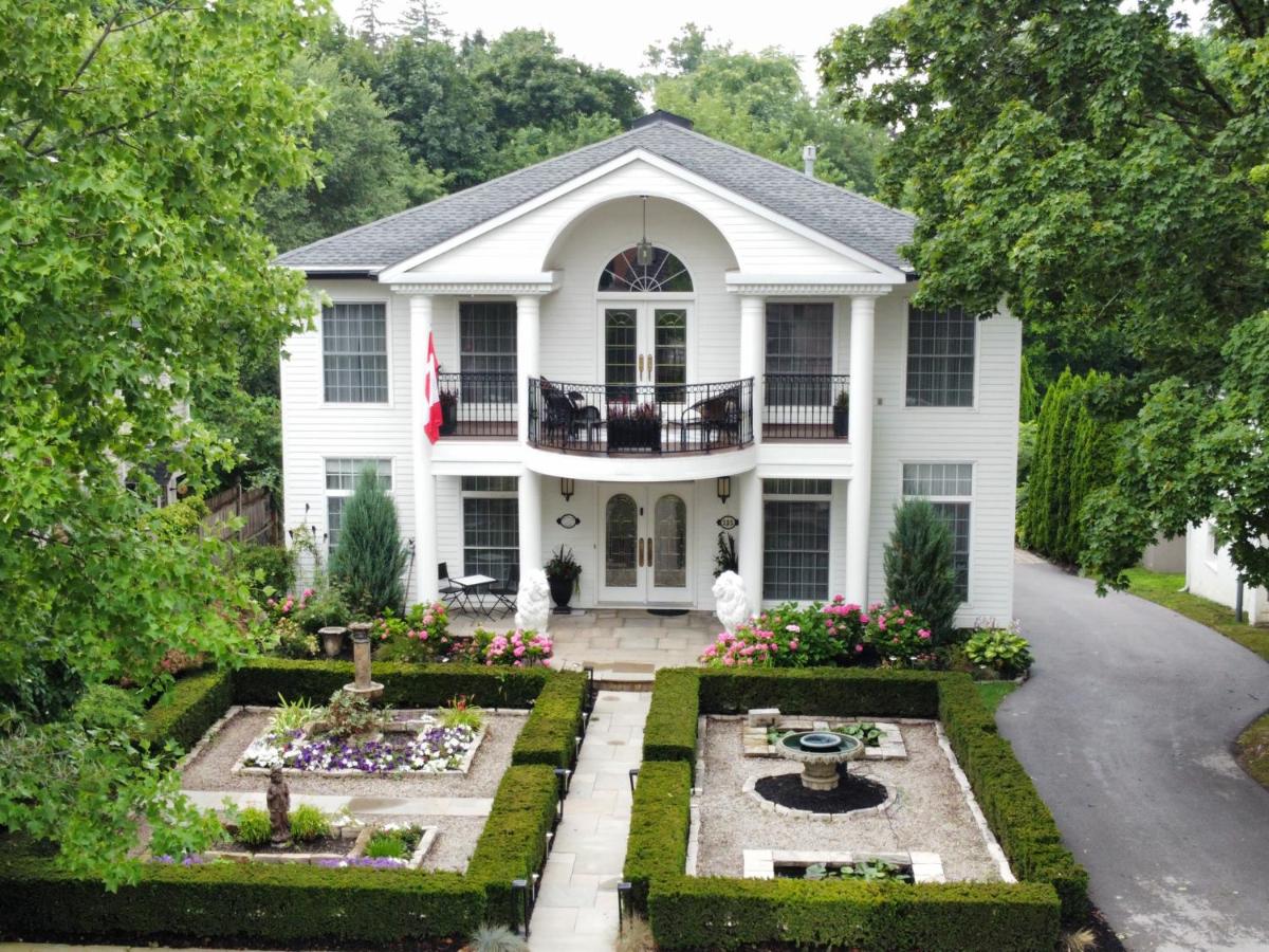 Wellington House Bed and Breakfast - B&B Niagara-on-the-Lake