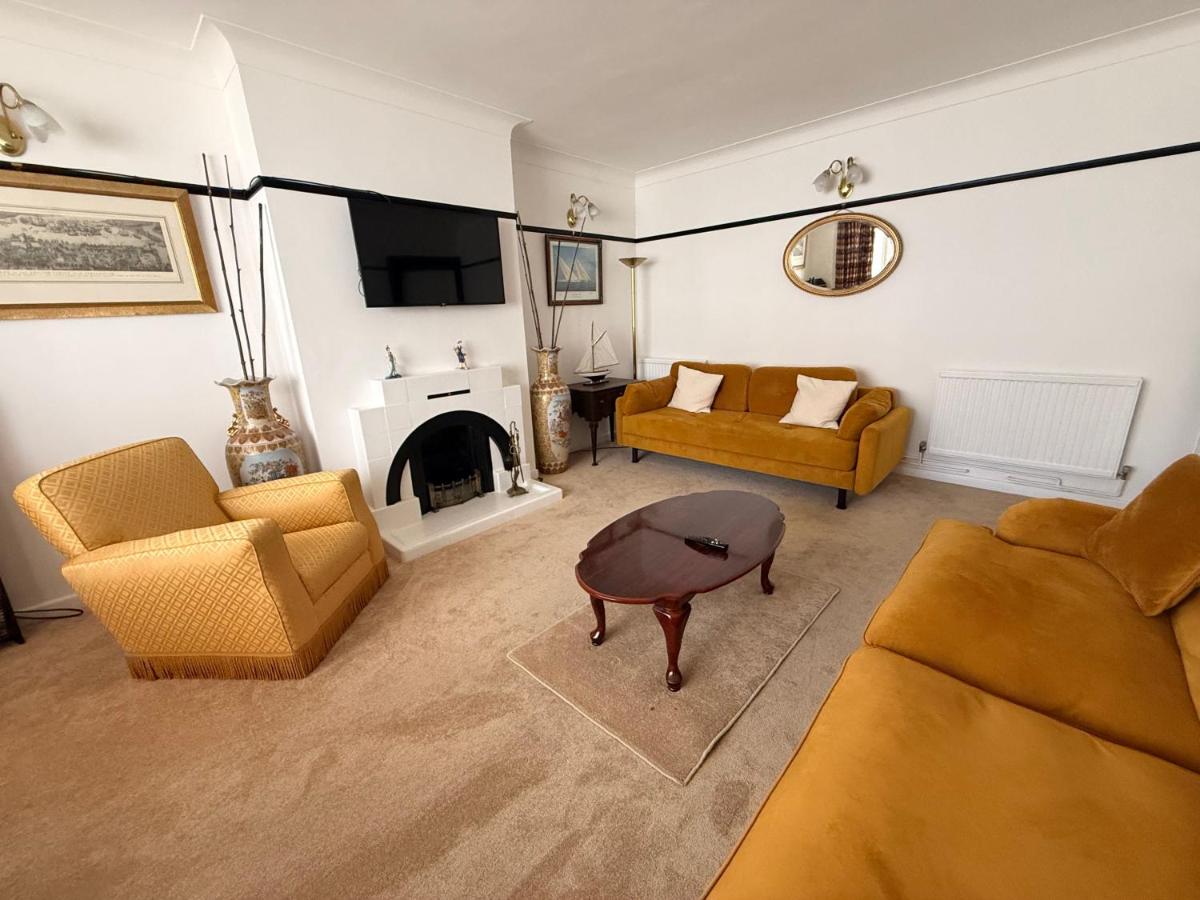 Wildflower Garden - Spacious Garden Apartment - B&B Portsmouth