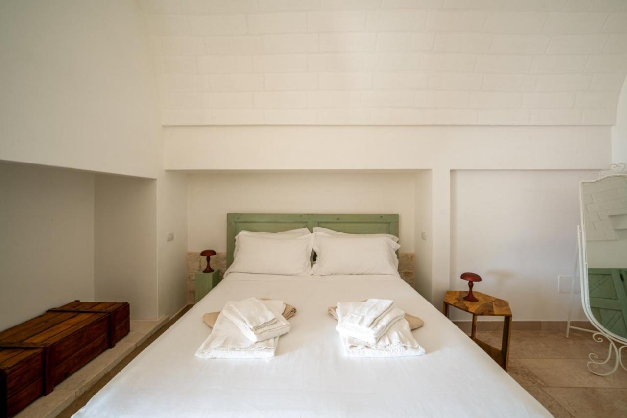 Trullo Vignaiolo with Private Pool in Ostuni - B&B Ostuni