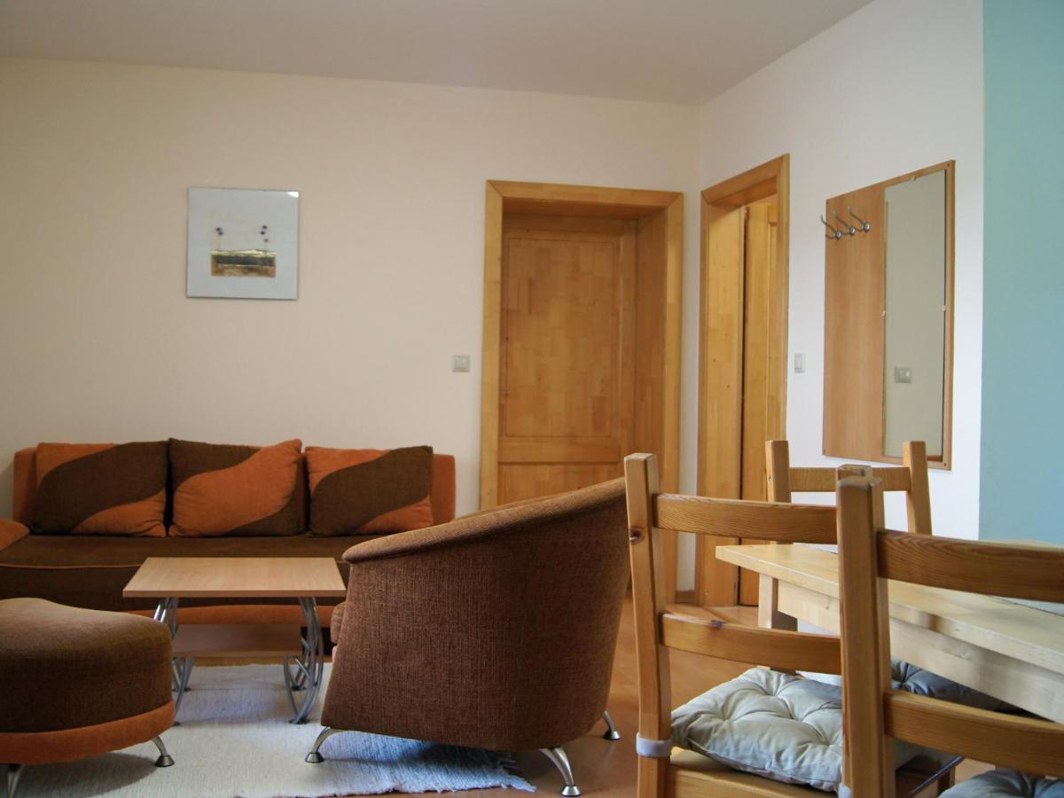 Apartment mit Terrasse