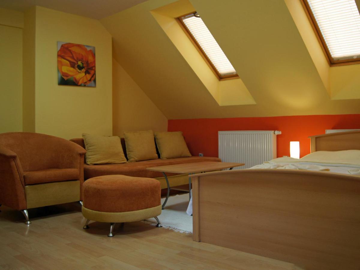 Apartment mit Terrasse