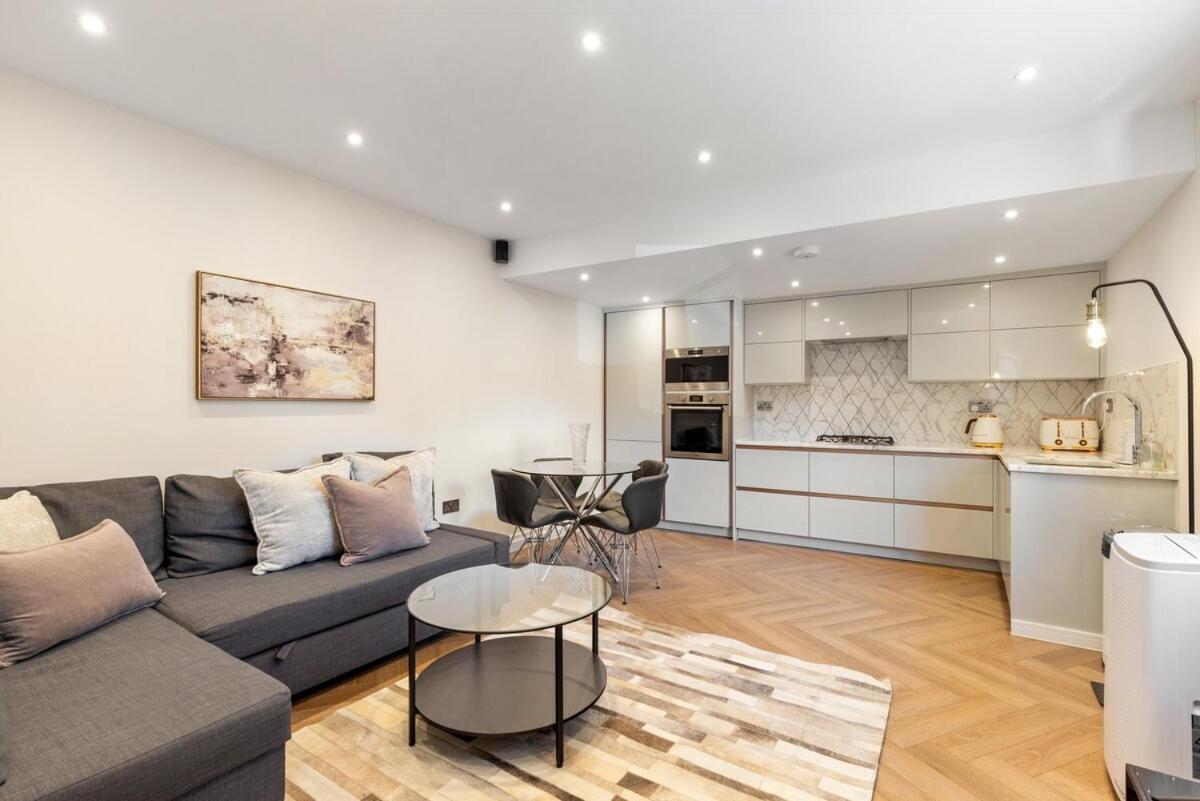 Stylish 1Bed Getaway with Free Parking - Ferienwohnung London